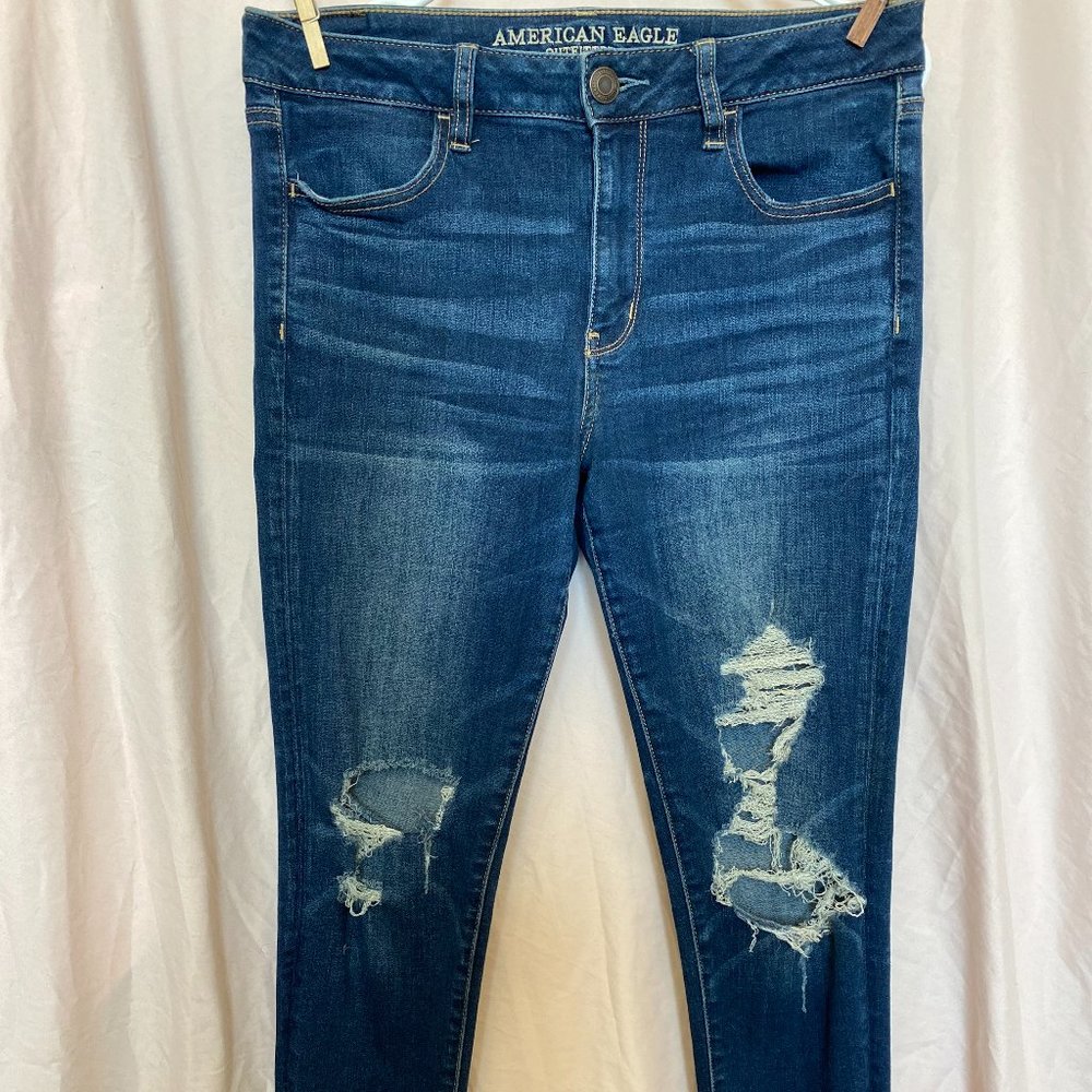 AE Perfect Spring/Summer/Fall Distressed Denim